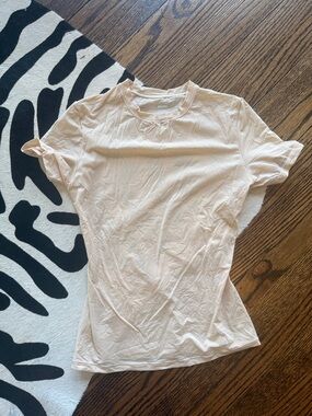 SKIMS Short Sleeve Crewneck Tee in Light Blush